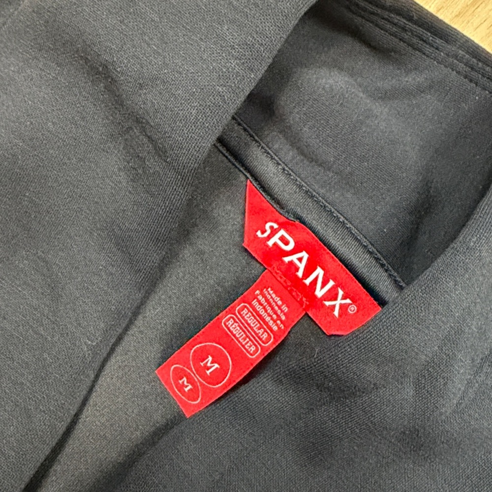 Spanx AirEssentials Draped Jumpsuit black, SIZE MEDIUM - Picture 7 of 7